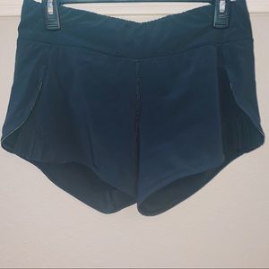 black LULULEMON shorts! (2.5 inch)